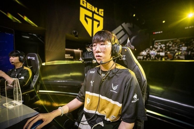 这一历史性 这一历史性